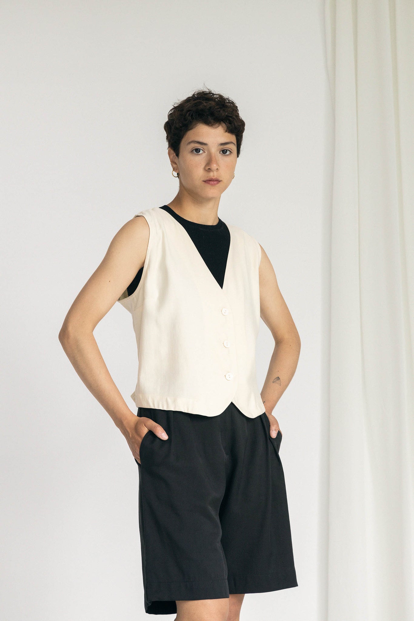 L.921 - MATT VEST - Ecru
