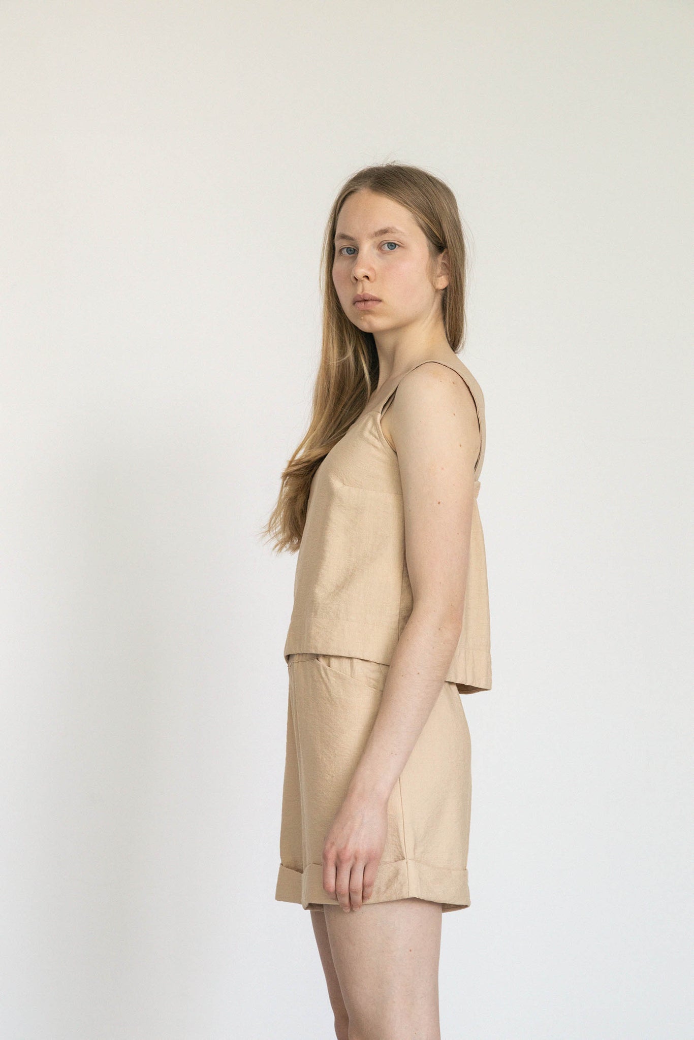 L.981 - SQUARE TOP - SAND