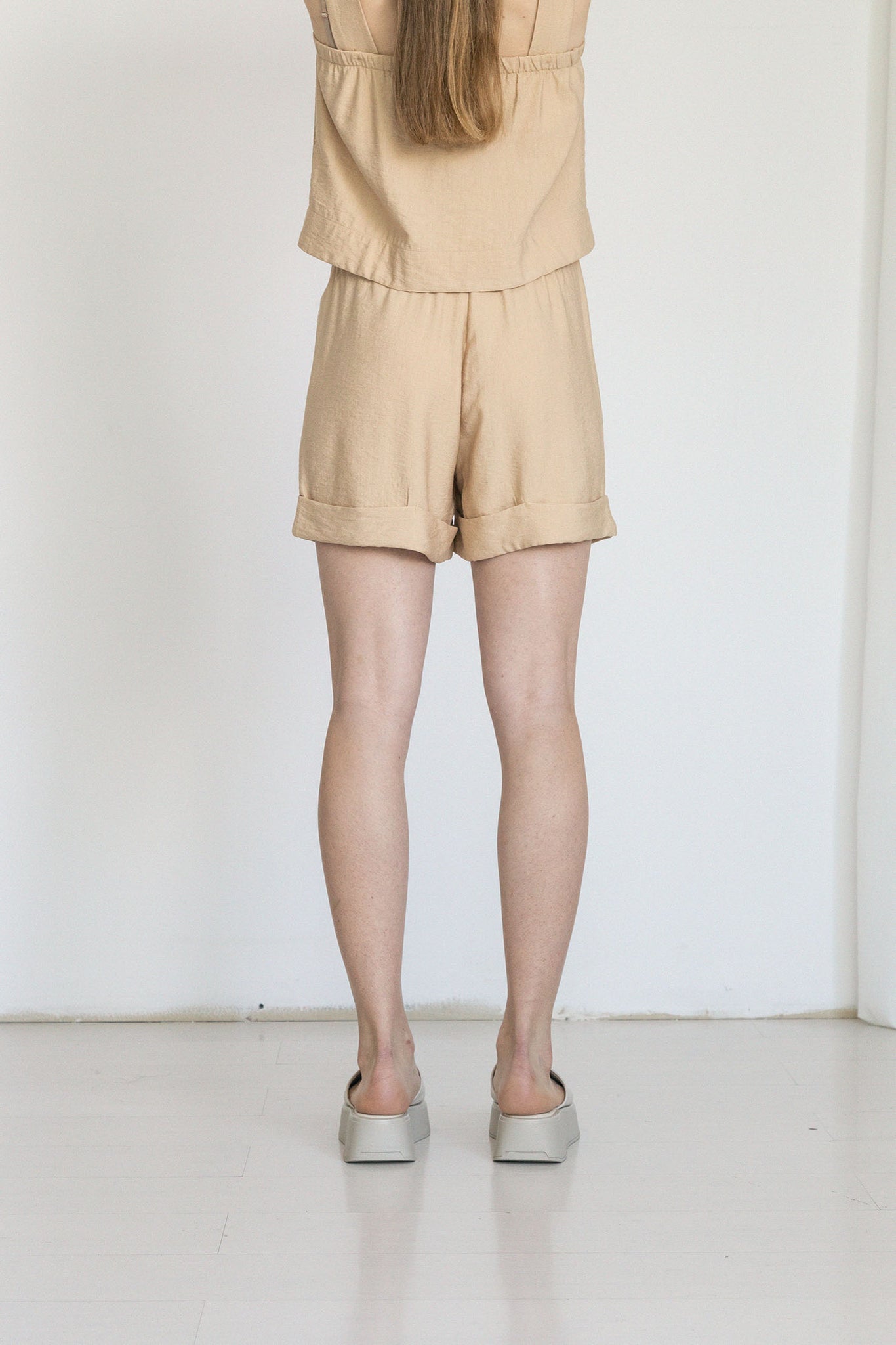 L.984 - EFFORTLESS SHORTS - Sand