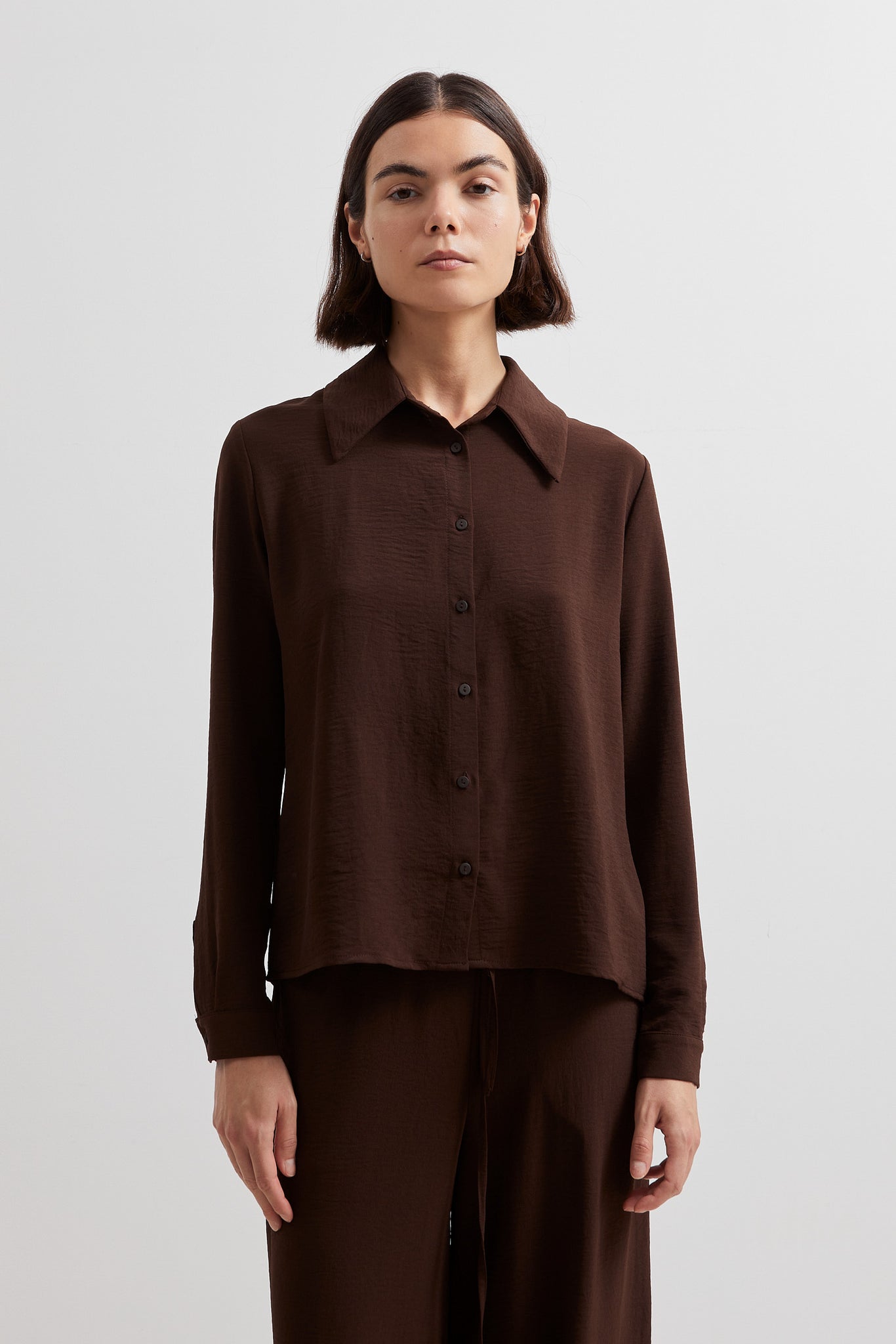 L.1213 - MOTION BASIC SHIRT - Brown