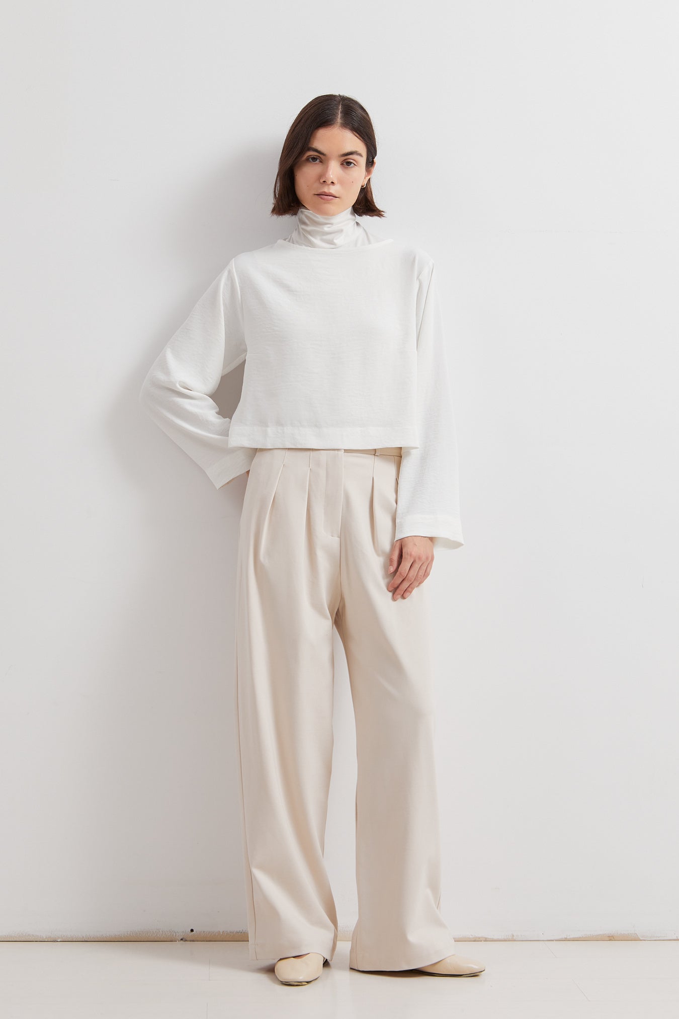 L.1233 - STRETCH PLEAT PANT - Bone