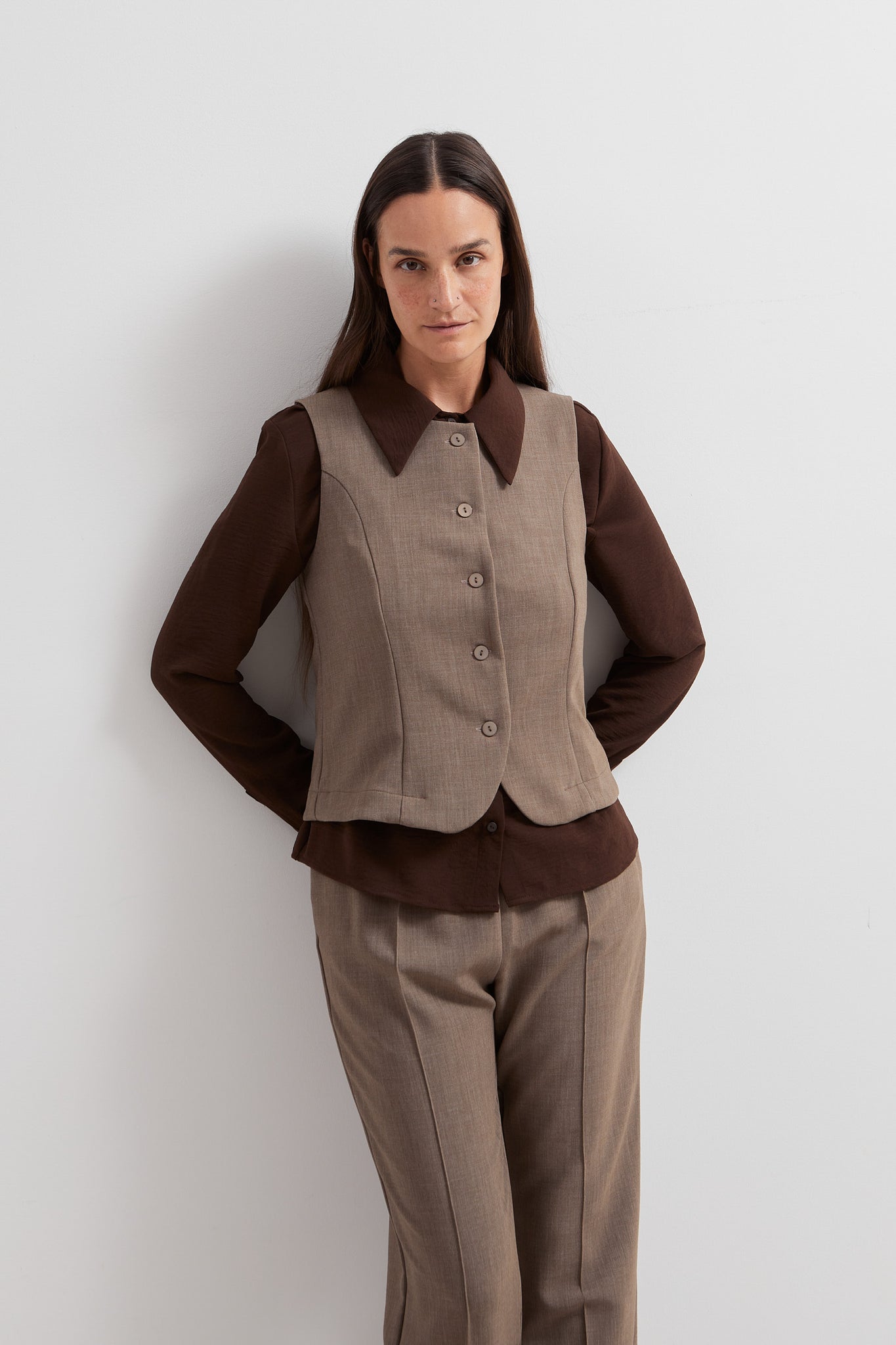 L.1252 - CENTRAL VEST - Light Brown