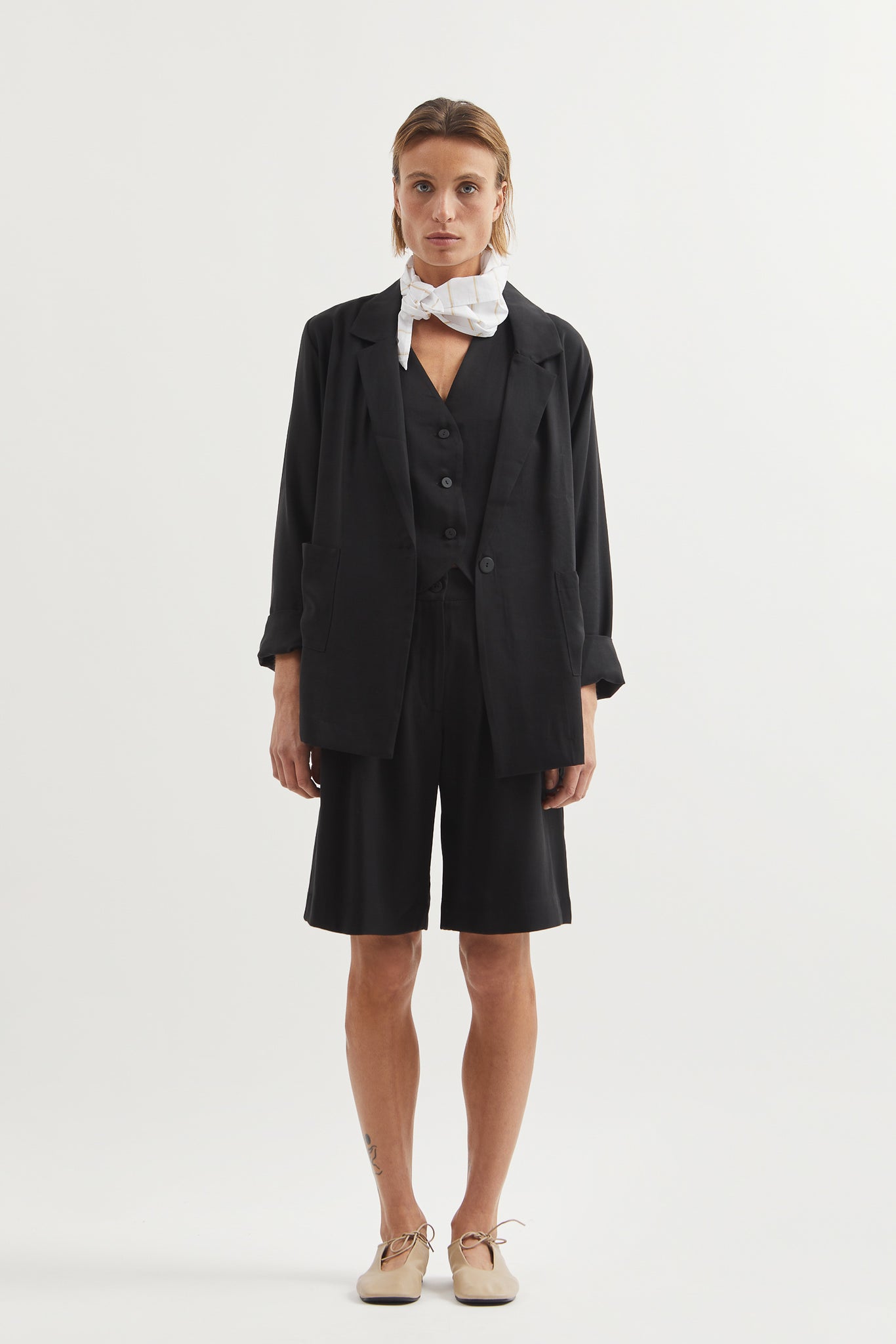 L.13024 - MATT BERMUDA - Black