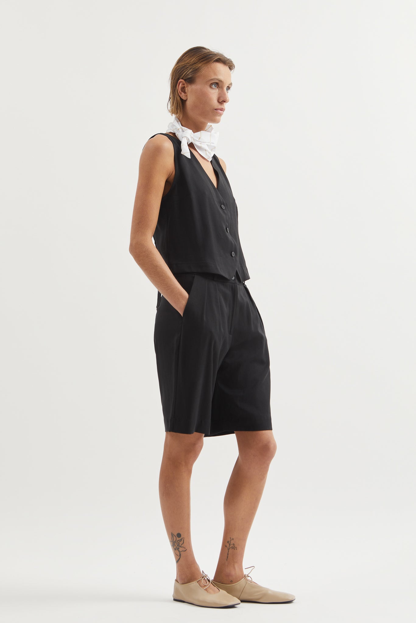 L.13024 - MATT BERMUDA - Black