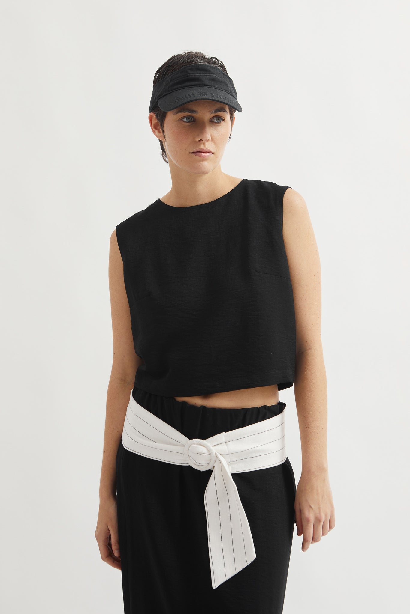 L.13092 - EFFORT CROP TOP - Black