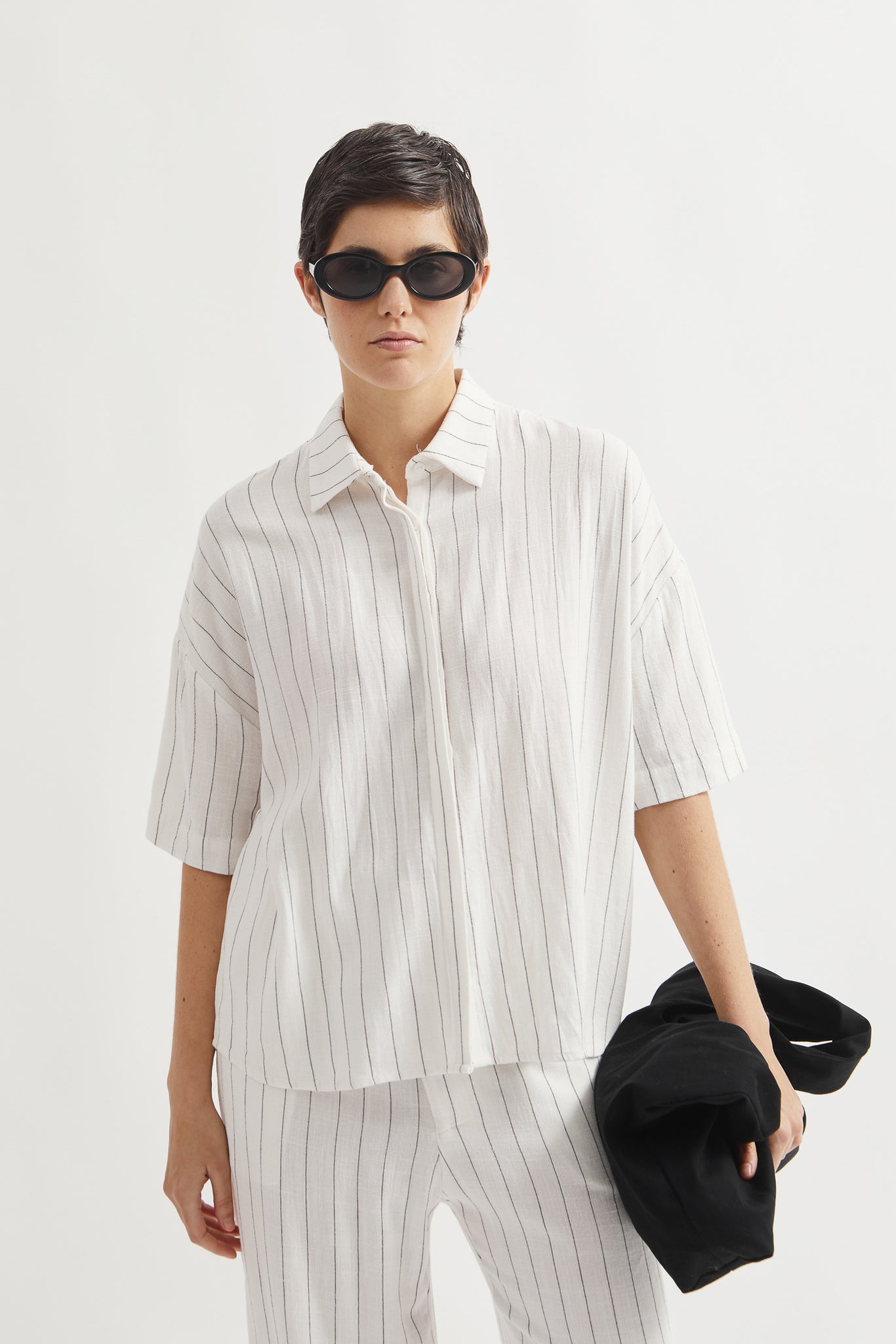 L.13094 - EFFORT SHIRT - Black & White Stripes