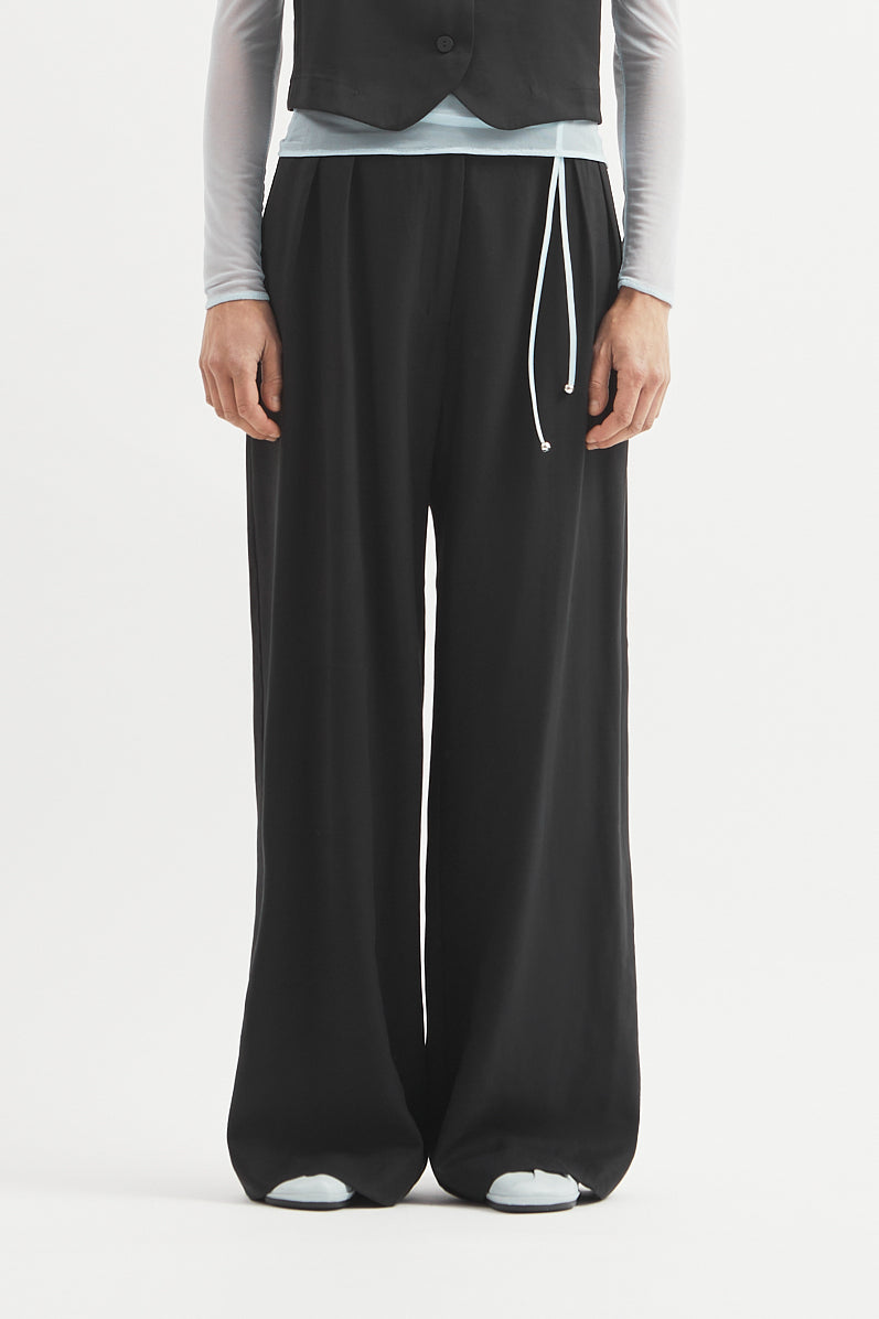 L.14022 - MATT PLEAT PANT - Black