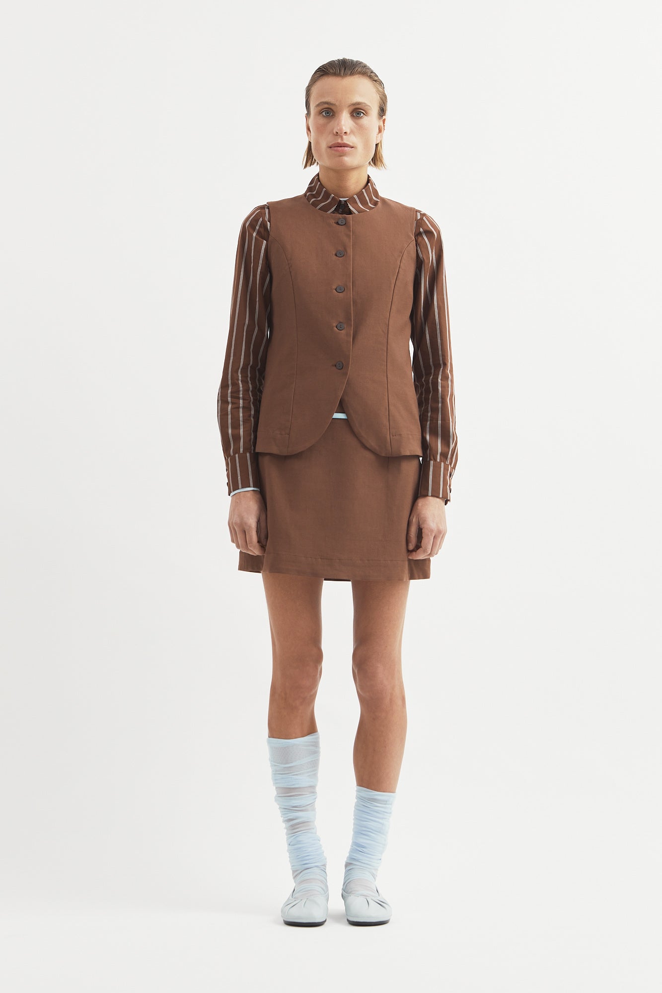 L.14045 - MAD VEST - Brown